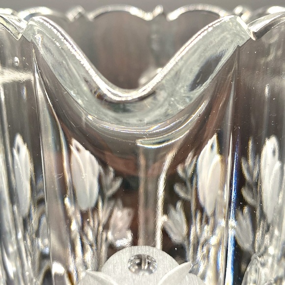 Quality Hand Cut Crystal Pitcher W/Scalloped Rim,Frosted Flower Motifs & Footed - Picture 10 of 10